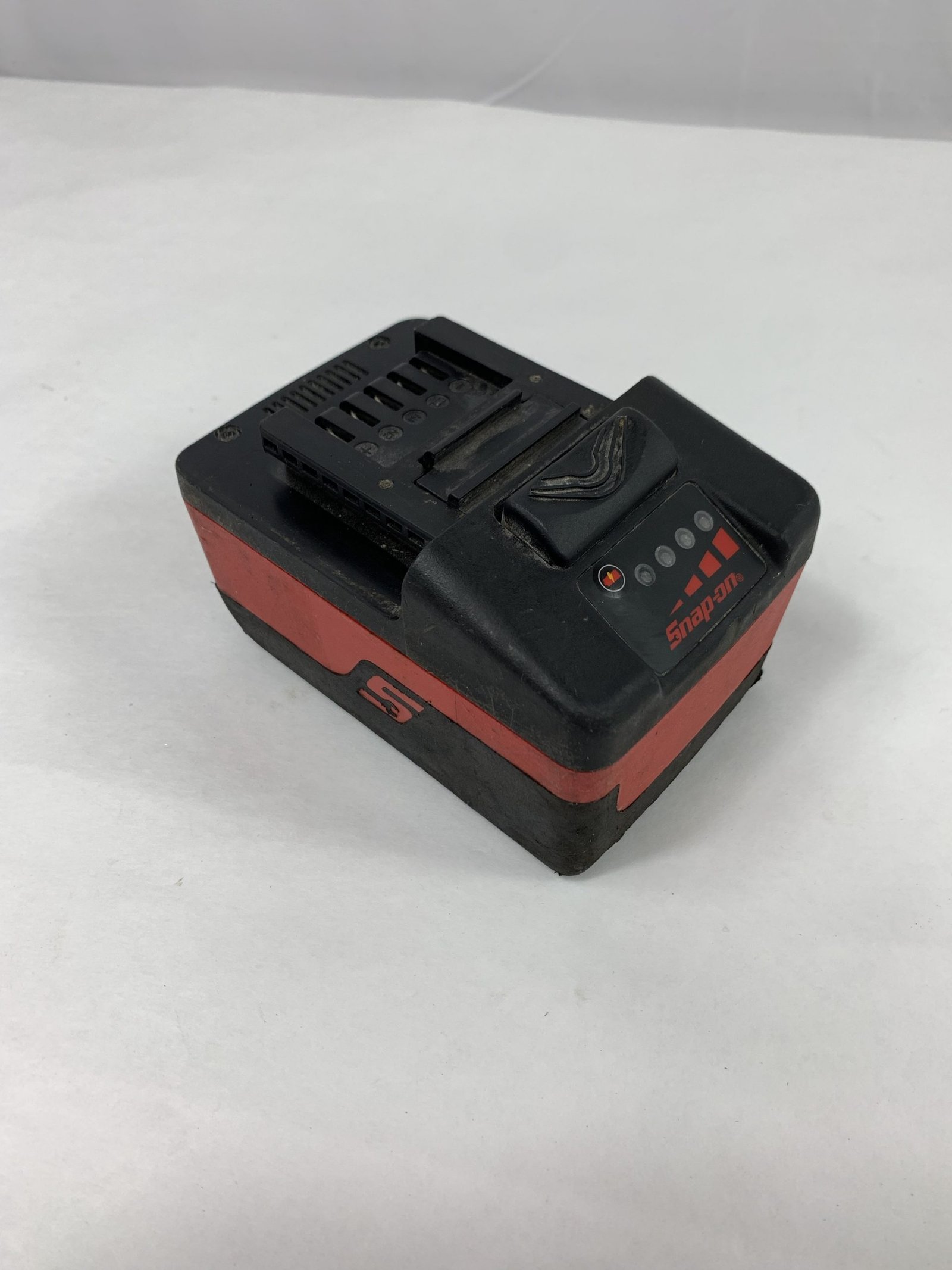 thumbnail interactive-video image 1 of Rebuilt 18V 4.0Ah Li-Ion Battery Pack For Snap-On CTB8185 Rattle Gun – Open Box, Like New 1 of 6